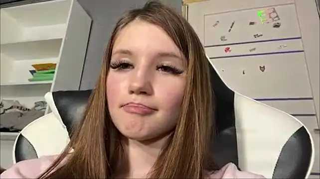 lunaforyou stripchat live cam model