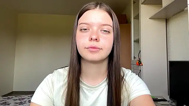 IvyWild stripchat live cam model