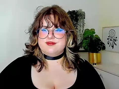 OpheliaLush stripchat live cam model