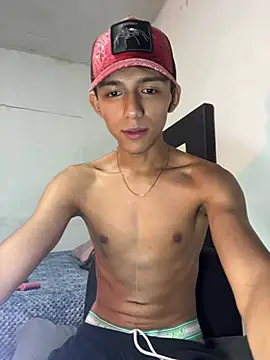 ittaachi stripchat live cam model