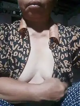 -Camelia- stripchat live cam model