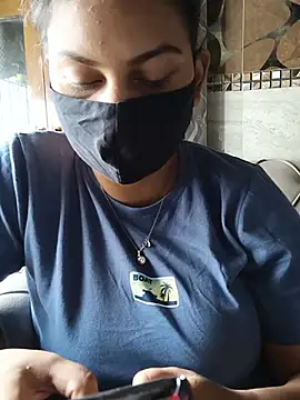 Haanikaur_saavi stripchat live cam model