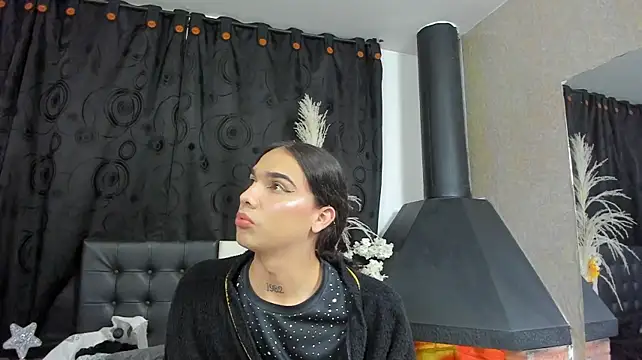 Almaazz stripchat live cam model