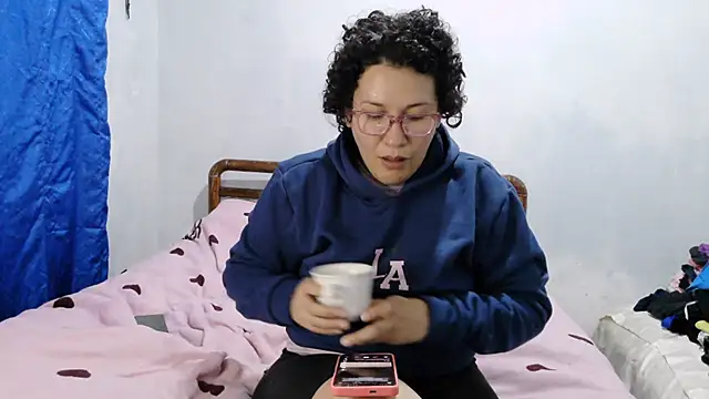 luxandracon23 stripchat live cam model