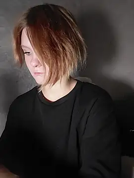 NinaParri stripchat live cam model