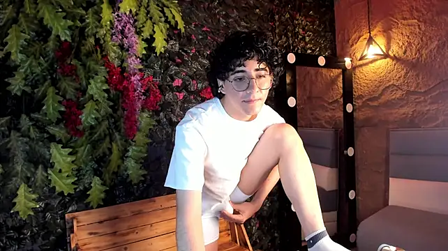ElliotNoir stripchat live cam model