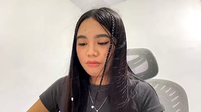 LoisKoski stripchat live cam model