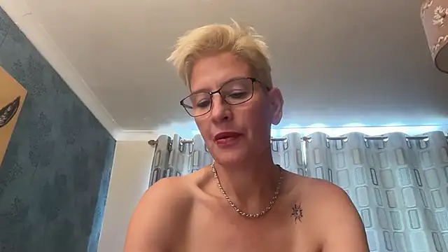 JennyHazel1 stripchat live cam model