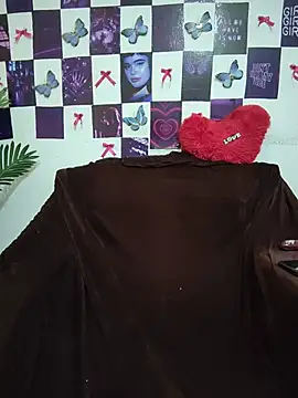 Alisha_Babyy stripchat live cam model