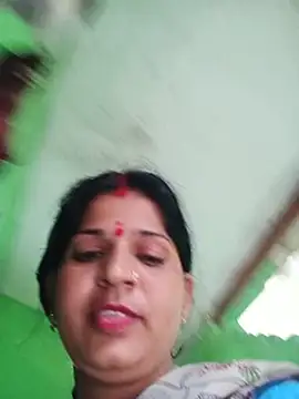 Joohi_Chawla143 stripchat live cam model