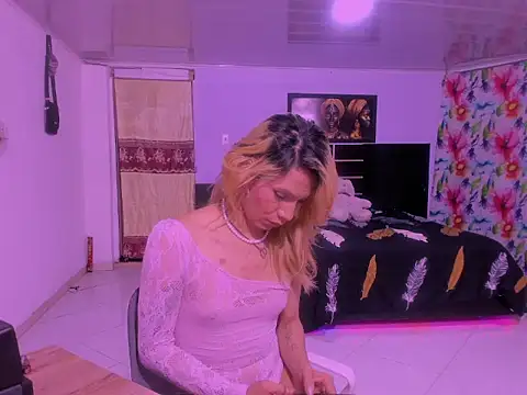 aria_rouss stripchat live cam model