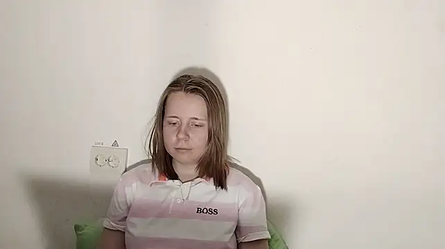 YadaSteiner stripchat live cam model