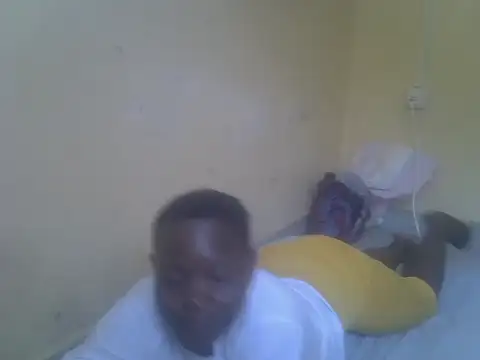 BUBBLY-QWEEN stripchat live cam model