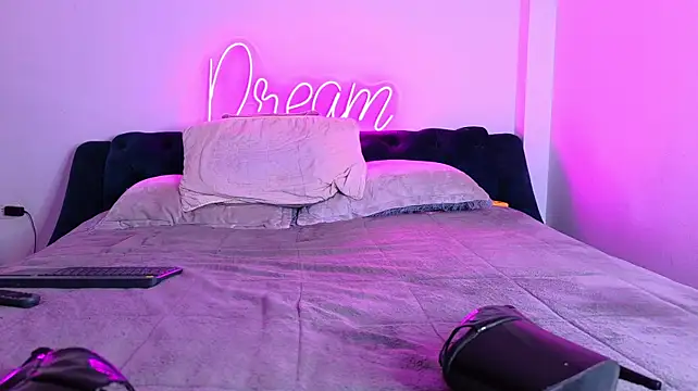 Bimbo_sofi stripchat live cam model