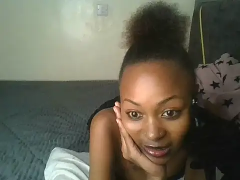 Prettyquueen stripchat live cam model