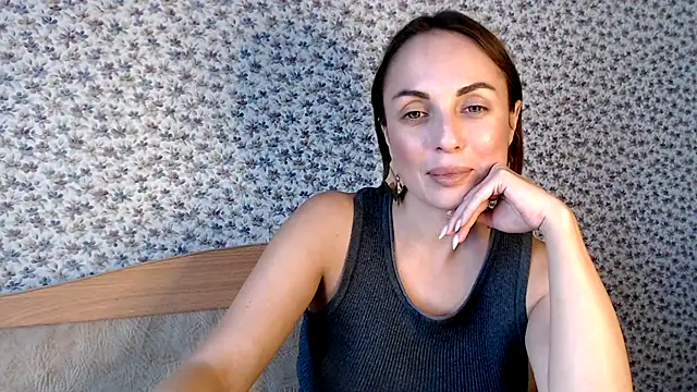 Tinadream20 stripchat live cam model