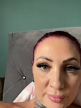 MimiSweet111 stripchat live cam model