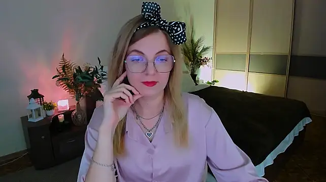 YourUniverser stripchat live cam model