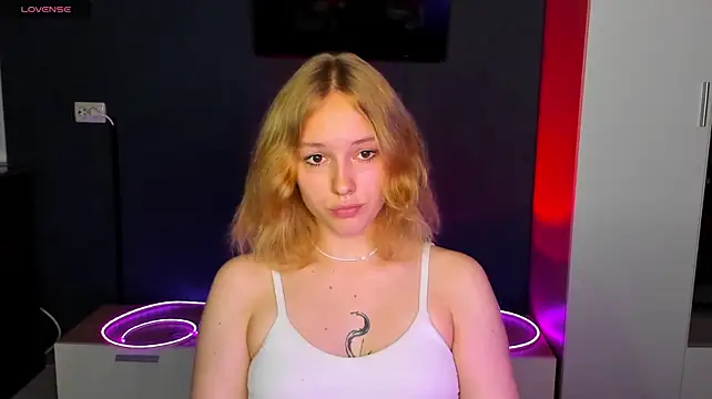 rikkitikkitavik stripchat live cam model