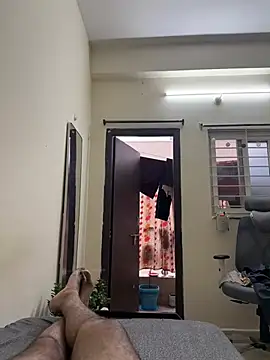 Yourslovingdick stripchat live cam model