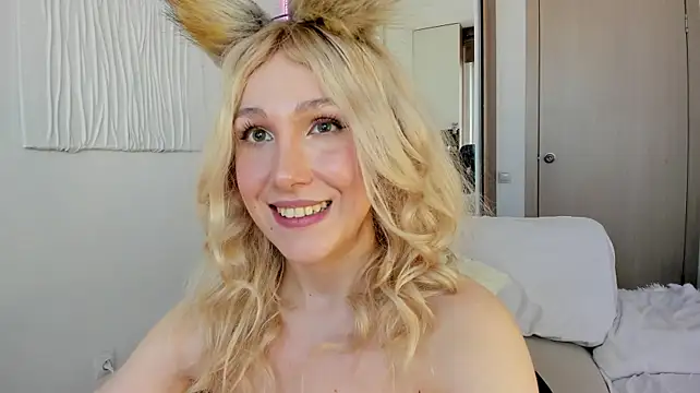 CarolMay stripchat live cam model