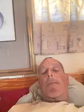GeldenKuy stripchat live cam model