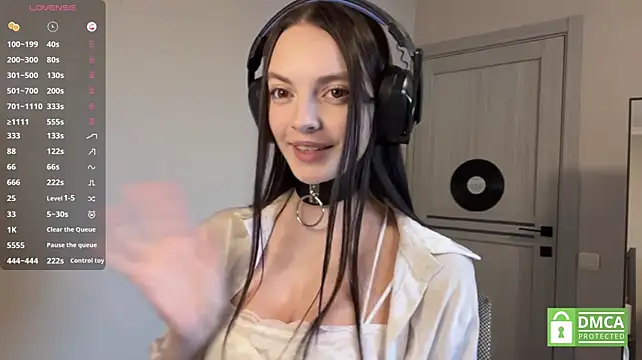 ReikoBartone stripchat live cam model