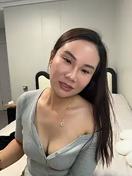 Yanyan-918 stripchat live cam model