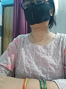 Aishwaryaa_69 stripchat live cam model