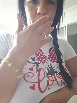 karla-bruni stripchat live cam model