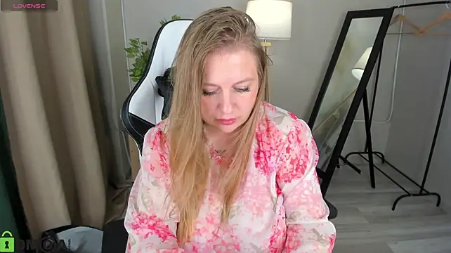 CleoXotie stripchat live cam model