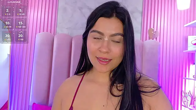 RenataPeach stripchat live cam model