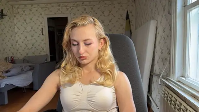 LisaBam stripchat live cam model