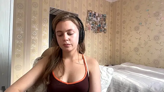 Iamnotatrouble stripchat live cam model
