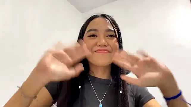 LoisKoski stripchat live cam model
