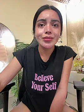 TS-SimplyTheBest stripchat live cam model
