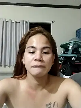 carla_69x stripchat live cam model