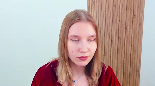 LiliLinn stripchat live cam model