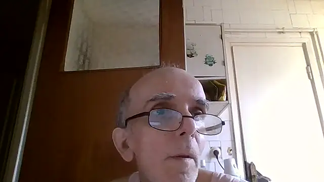mariusica1@xh stripchat live cam model