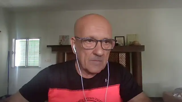 llopaco stripchat live cam model