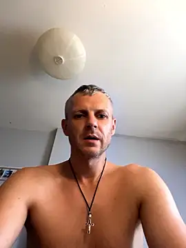 ChiefApron5 stripchat live cam model