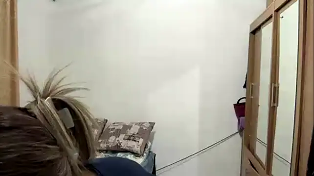 CloudyClamber stripchat live cam model