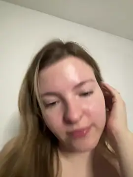 heyitskiara stripchat live cam model