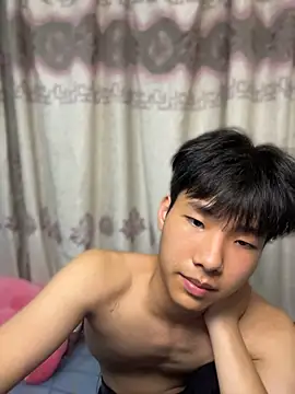 qomelo stripchat live cam model