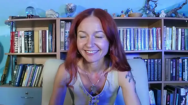 Foxilady357 stripchat live cam model