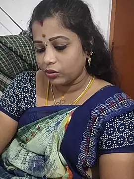 Jillukutty143 stripchat live cam model