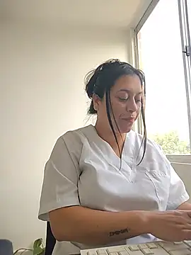 Queen-yessi12 stripchat live cam model