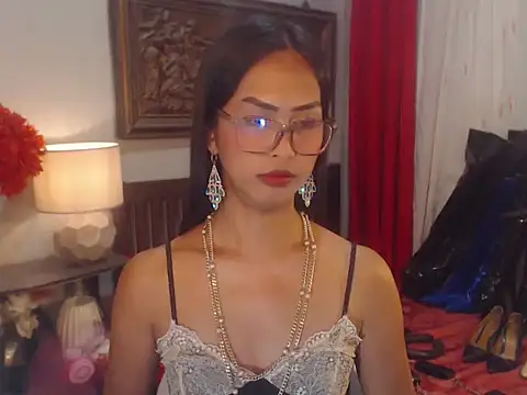 Nathalieheartt stripchat live cam model
