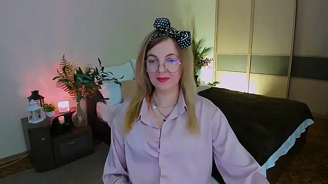 YourUniverser stripchat live cam model