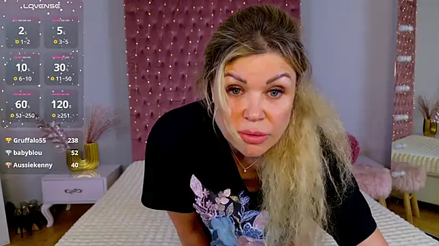 Eloises stripchat live cam model